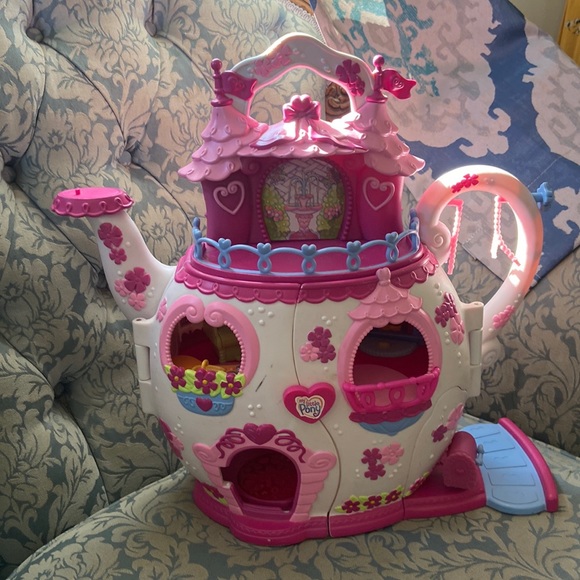 Toys My Little Pony Tea Pot House Poshmark